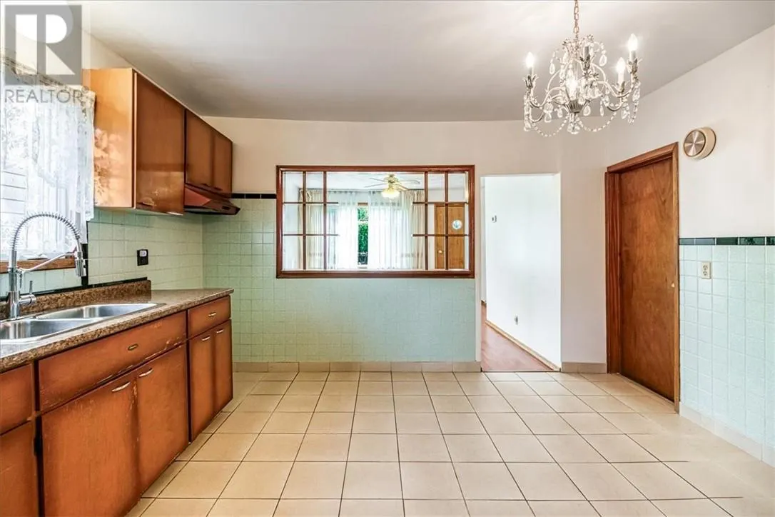 29 Demorest Avenue