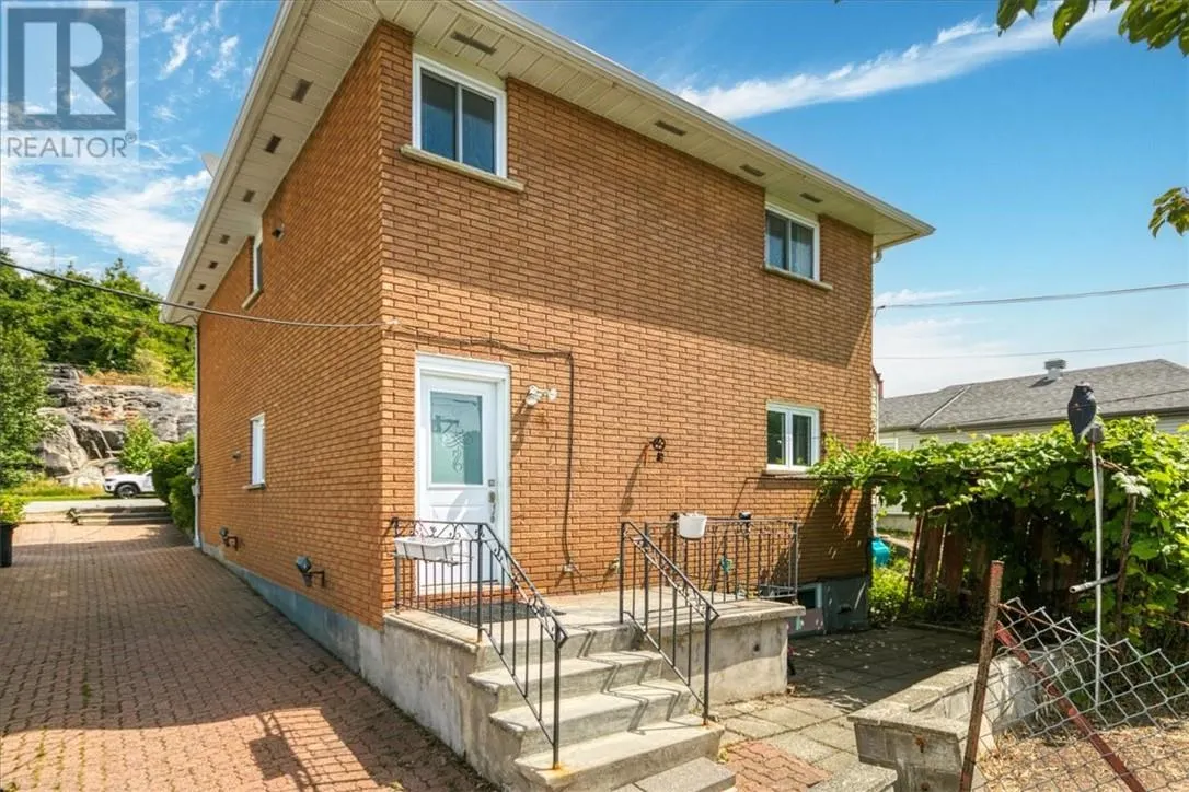29 Demorest Avenue