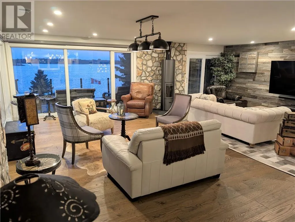 450 Second Avenue S