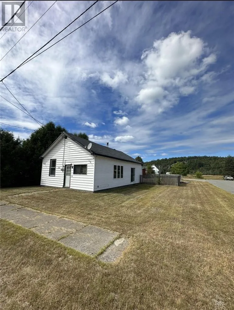 24 Algoma Street