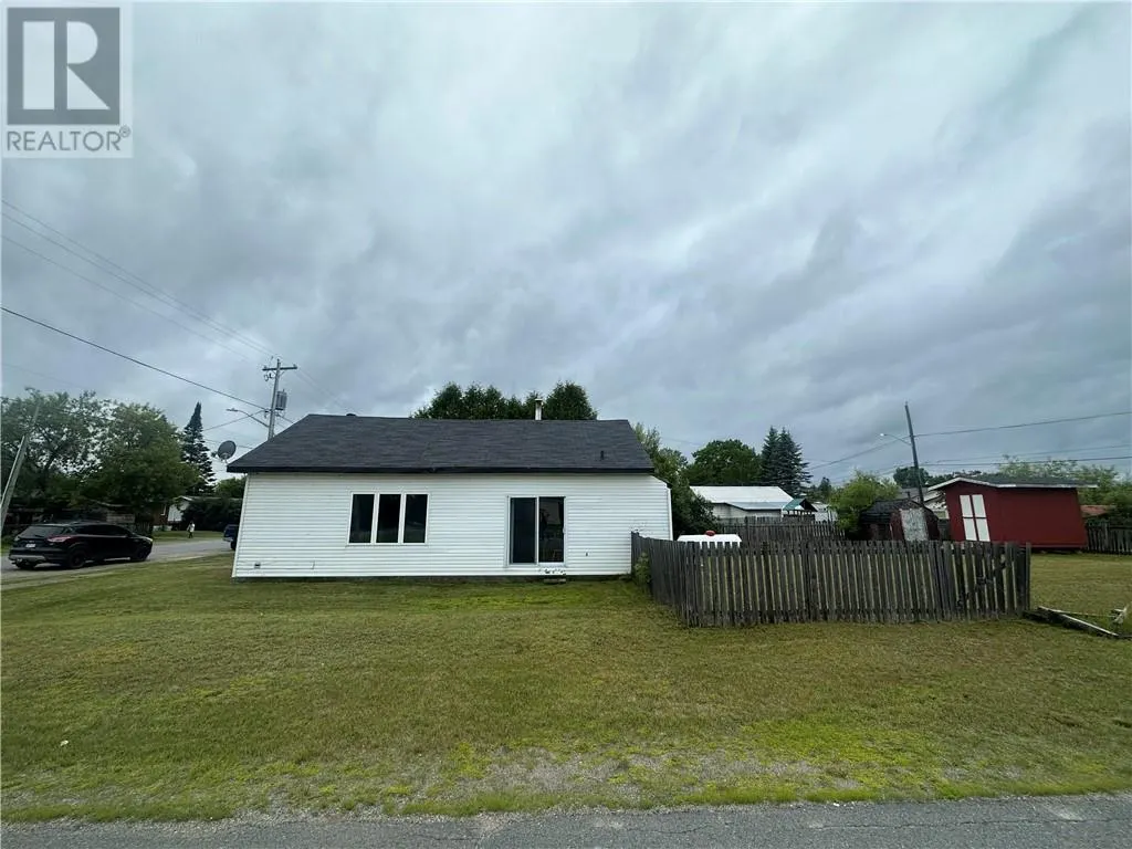 24 Algoma Street