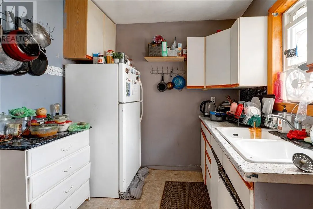 47 Second Avenue N
