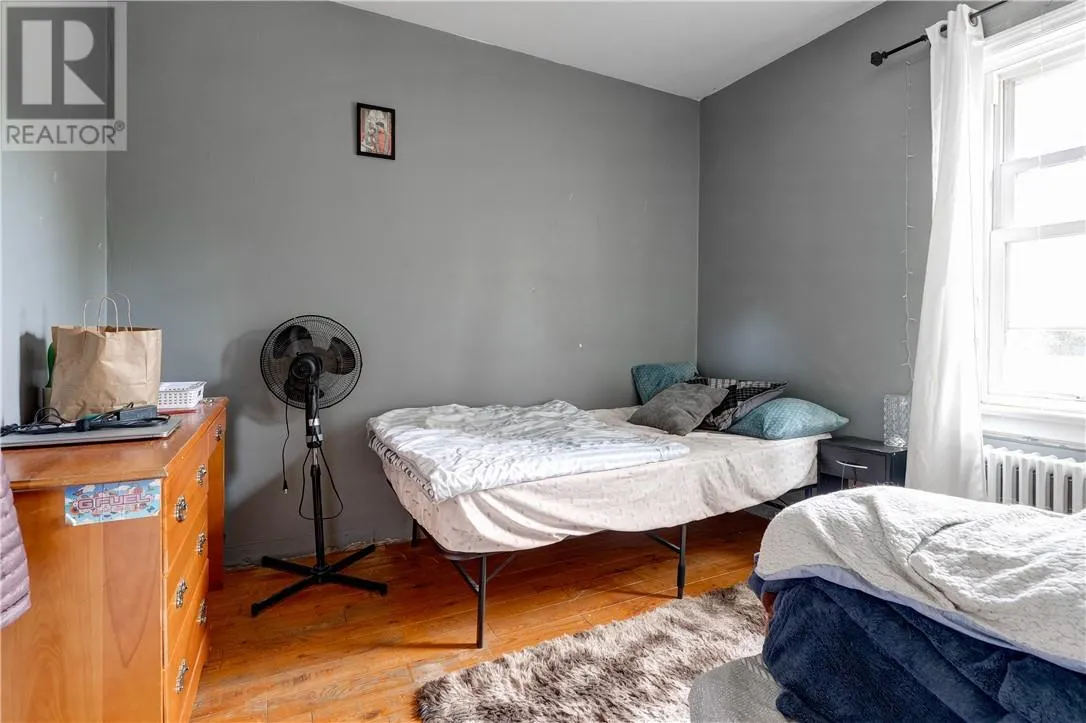 47 Second Avenue N