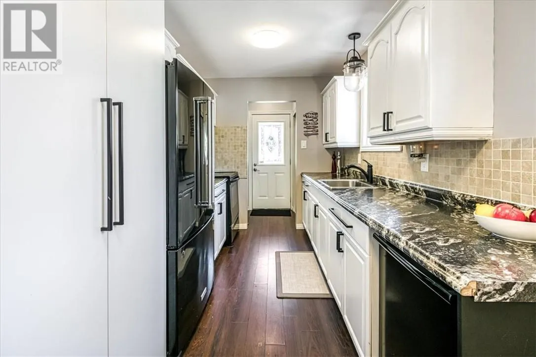 258 Colonial