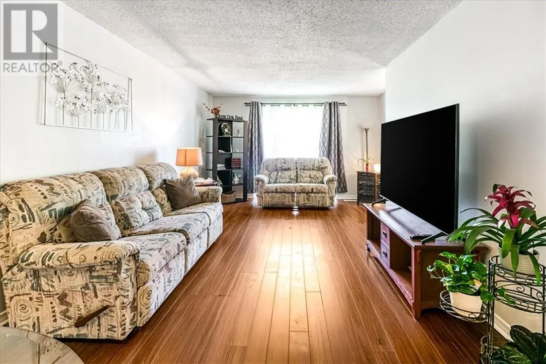 258 Colonial