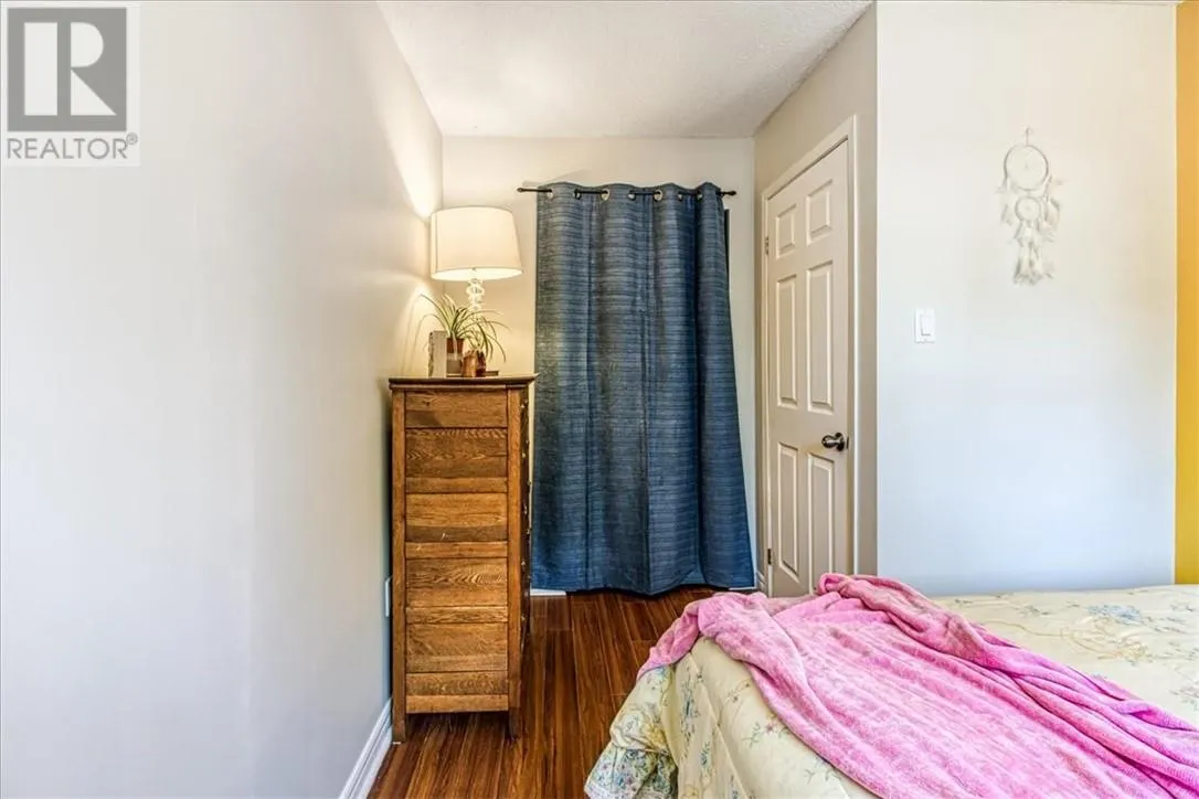 258 Colonial