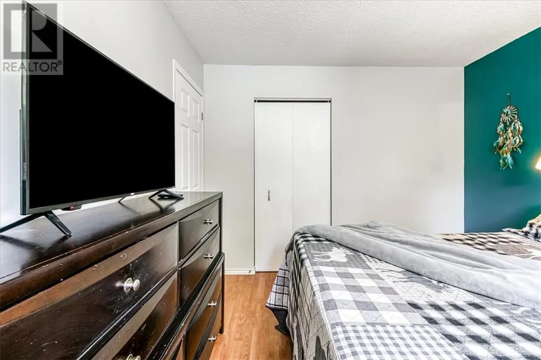 258 Colonial