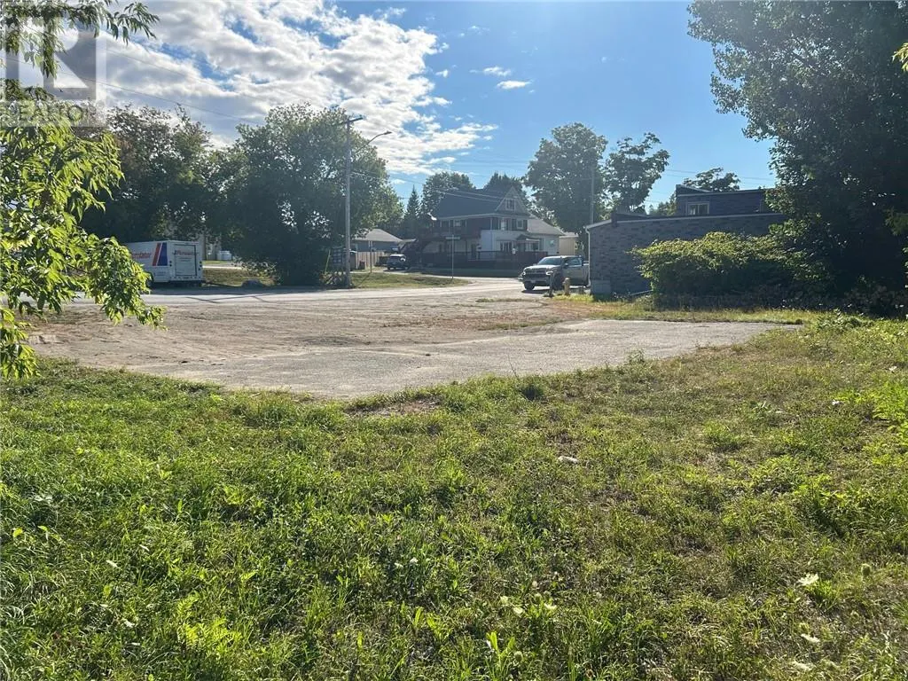 18 Campbell St. E