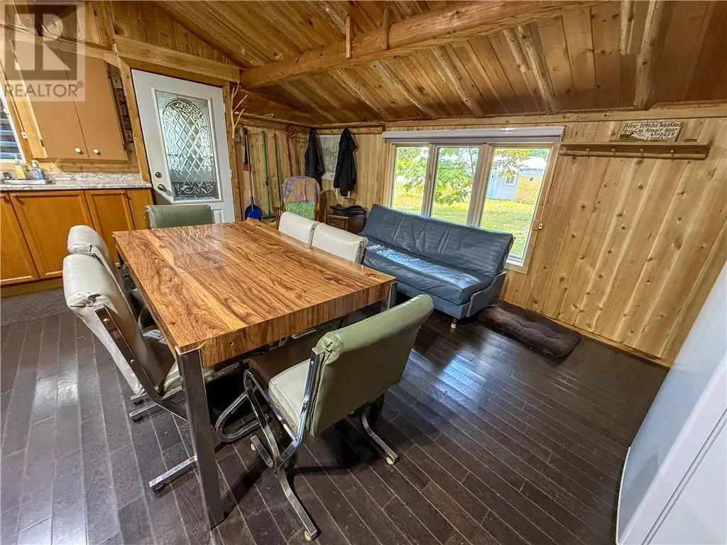 897B Walkhouse Road
