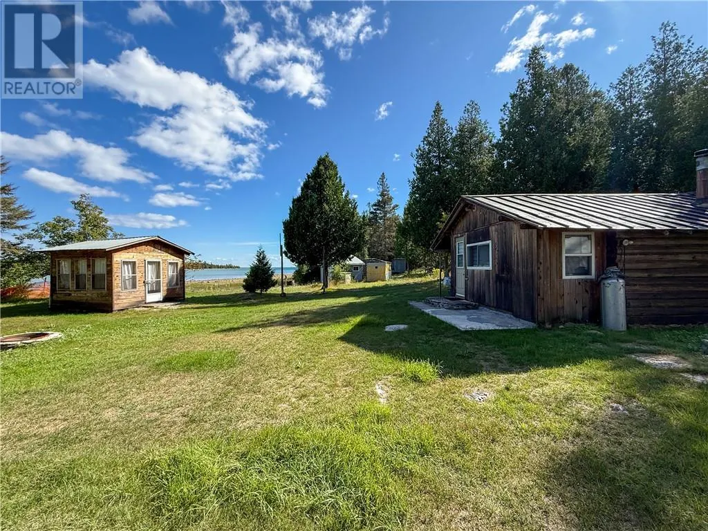 897B Walkhouse Road