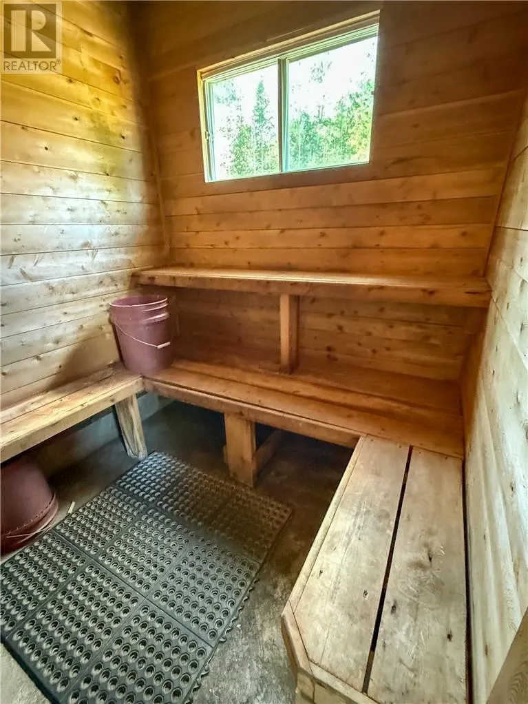 897B Walkhouse Road