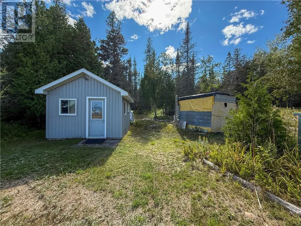 897B Walkhouse Road