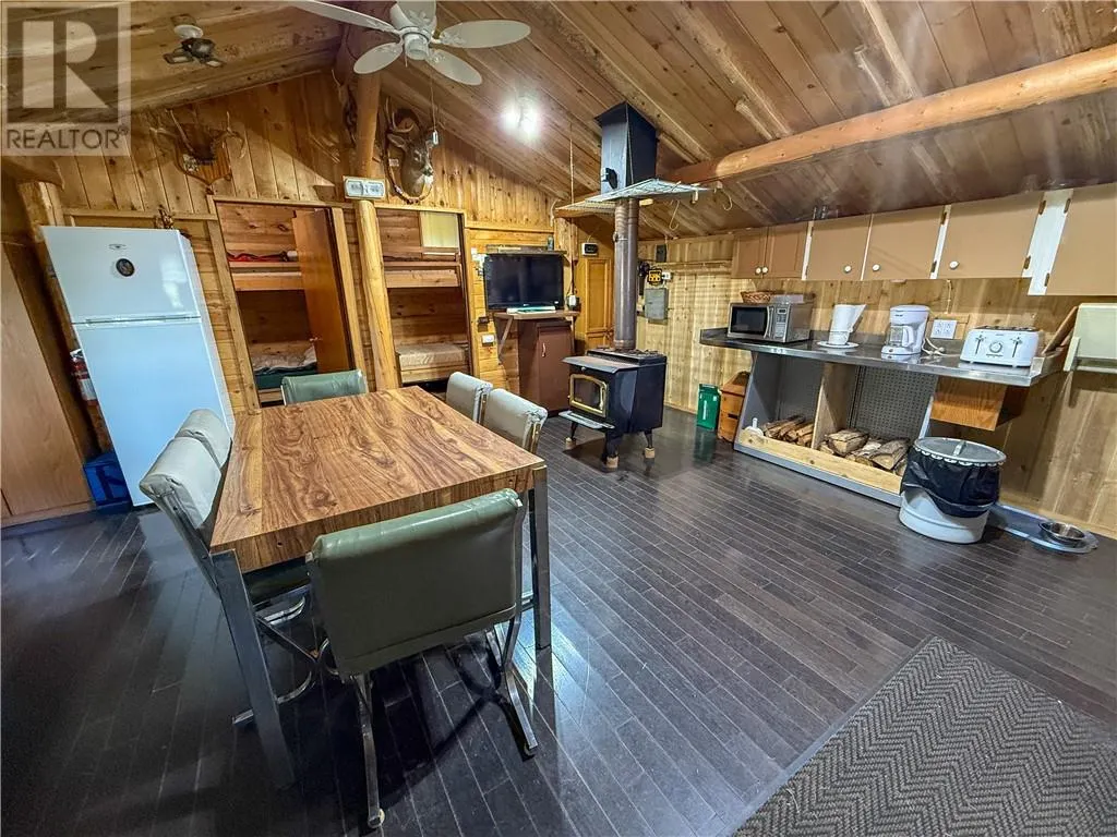 897B Walkhouse Road