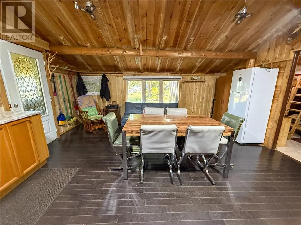 897B Walkhouse Road