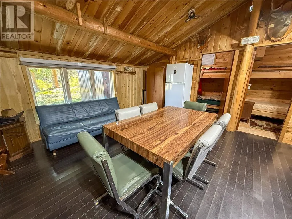897B Walkhouse Road