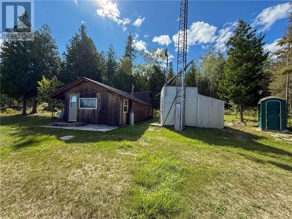 897B Walkhouse Road