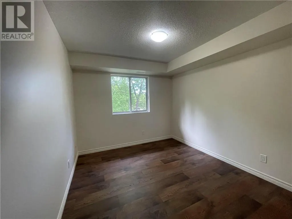 422 Westmount Avenue Unit# B16