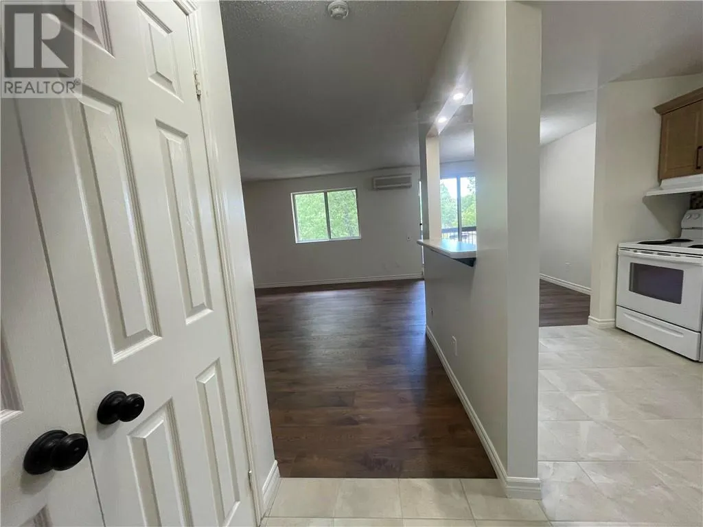 422 Westmount Avenue Unit# B16