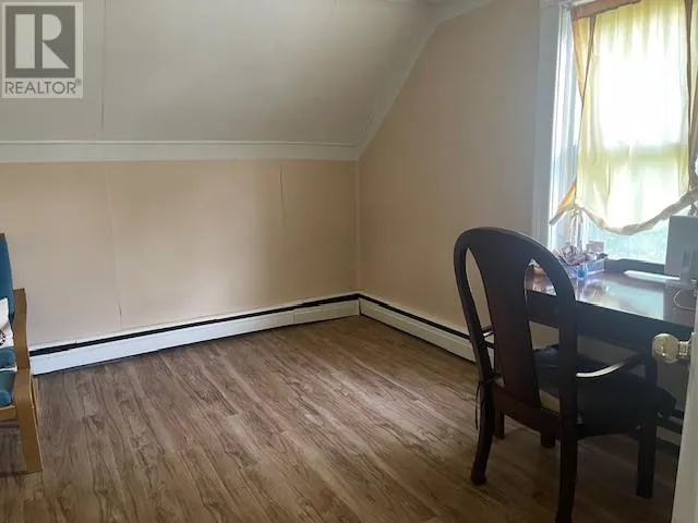 380 Elm