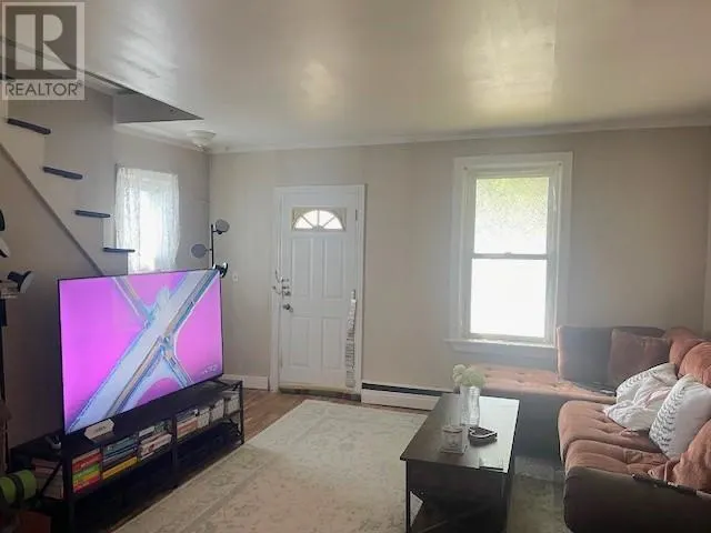 380 Elm