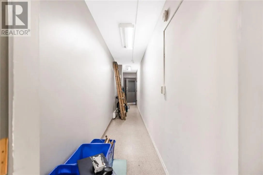 402 Frood Road