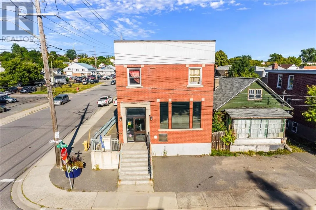 402 Frood Road