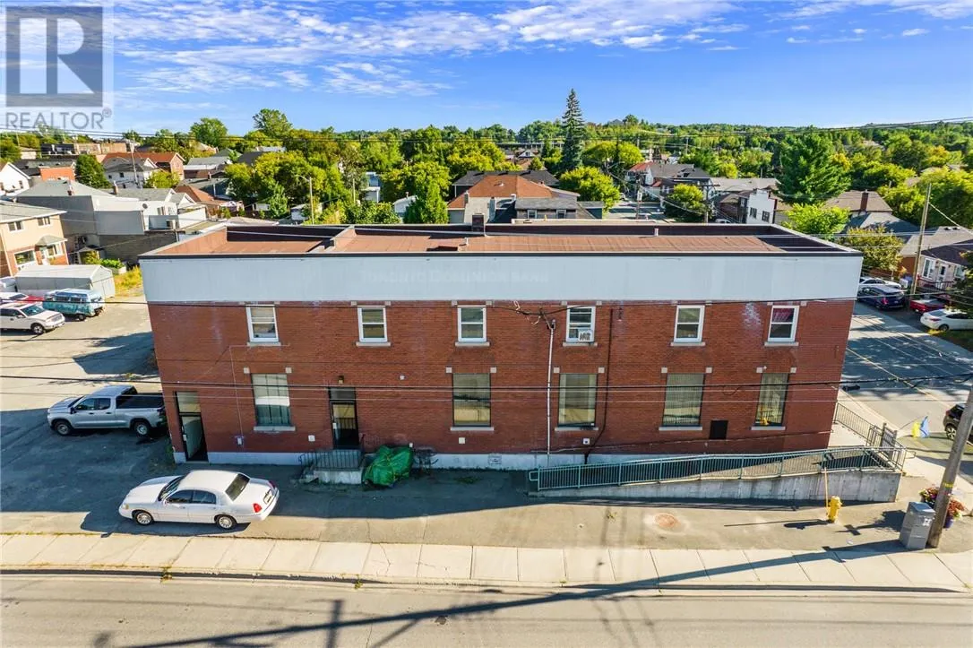 402 Frood Road