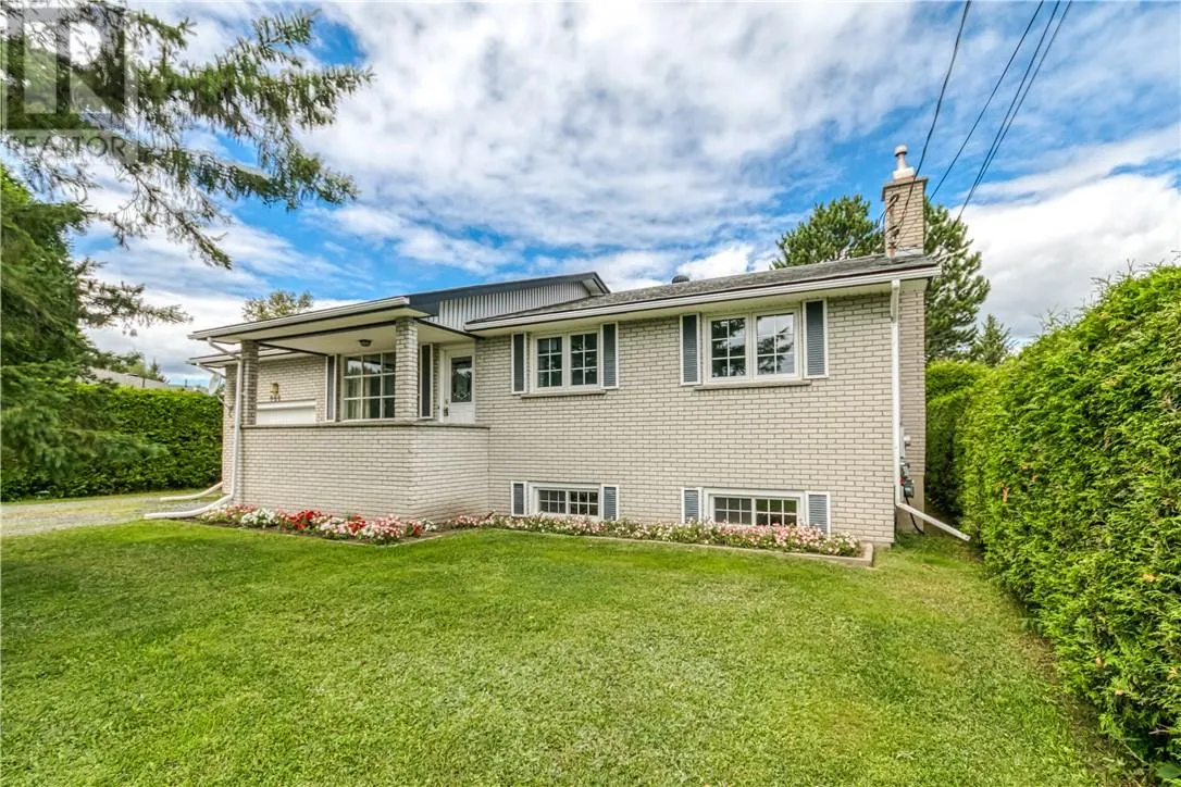900 Dominion Drive