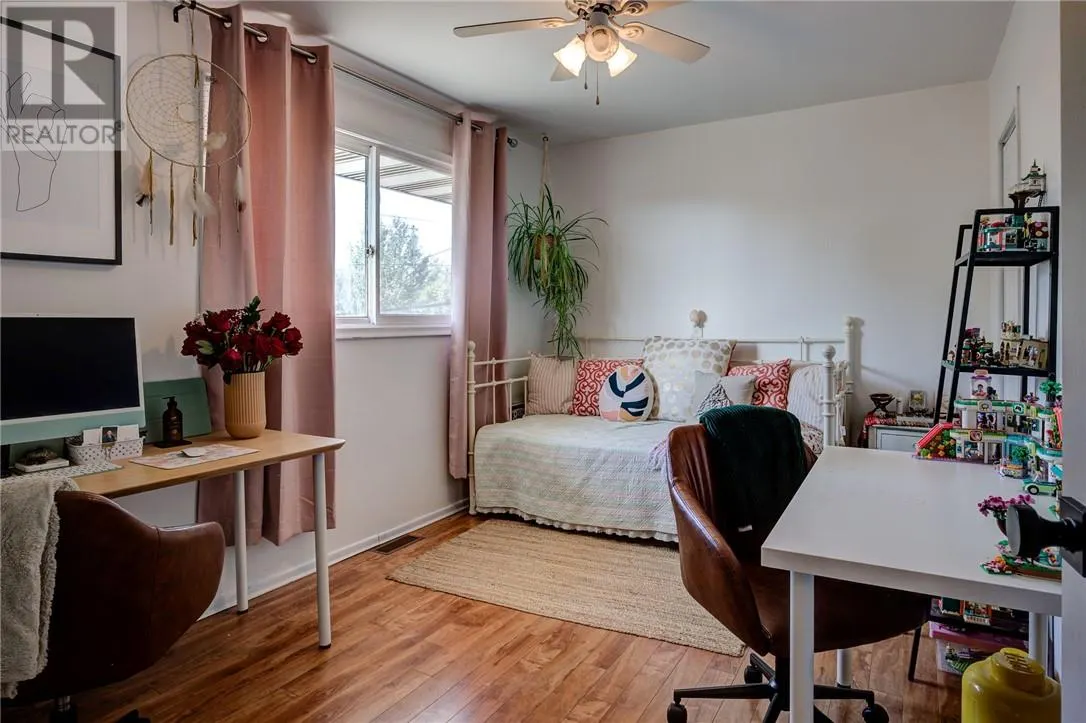107 Main Street W