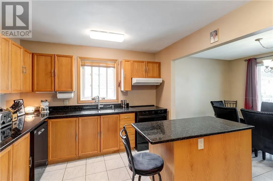 3860 Macmillan