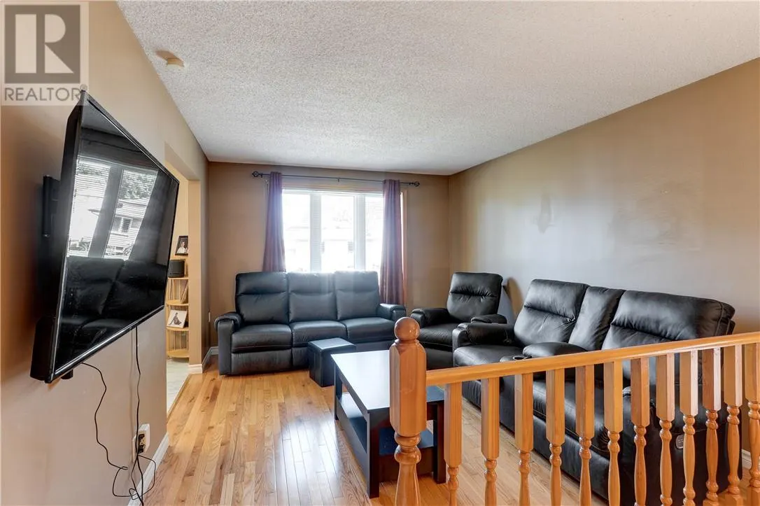 3860 Macmillan