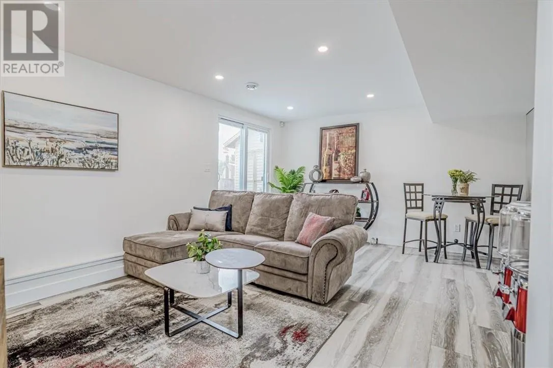 21 HEATHERGLEN Place