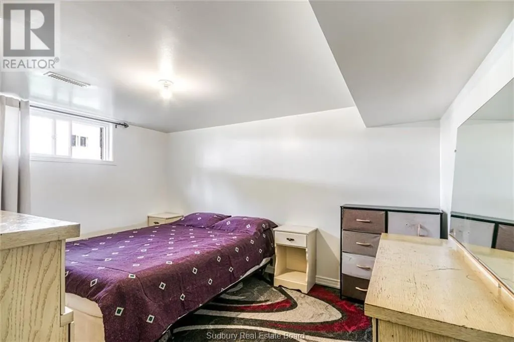 8 Arlington E Drive