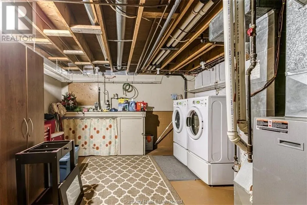 8 Arlington E Drive