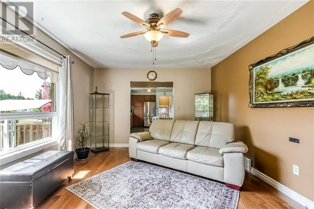 8 Arlington E Drive