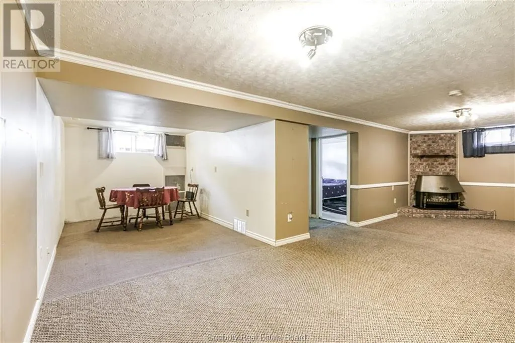 8 Arlington E Drive