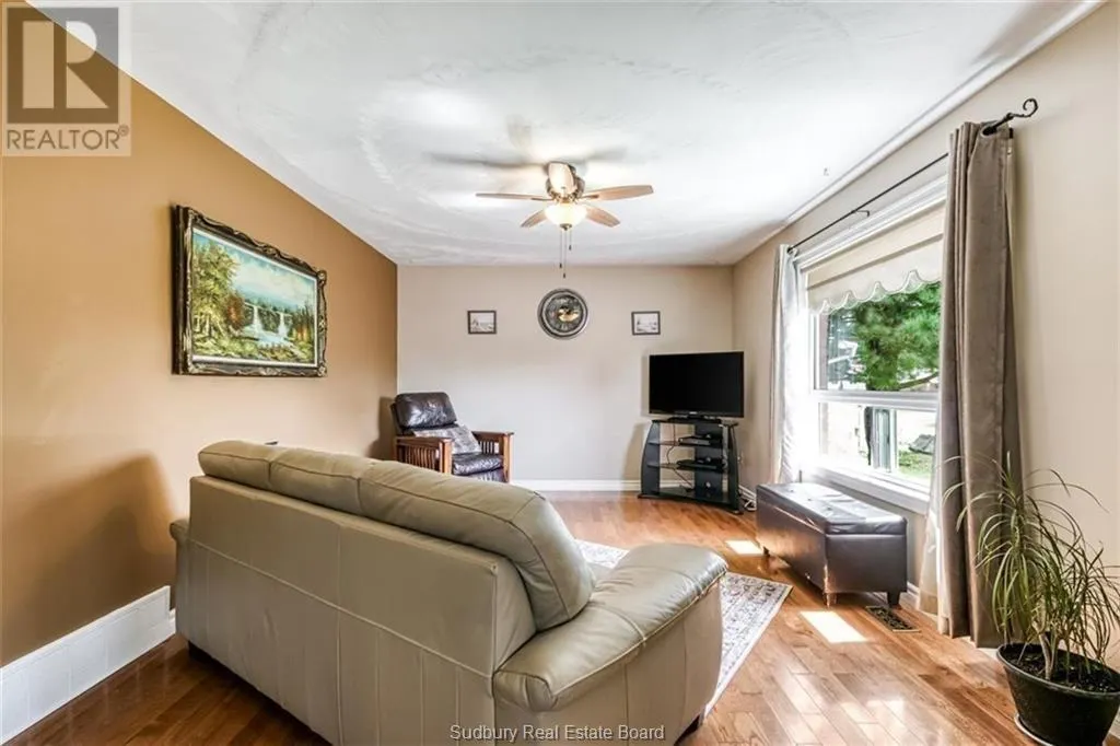 8 Arlington E Drive