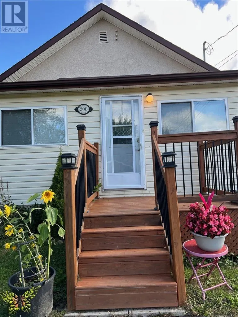 208 Dufferin Street
