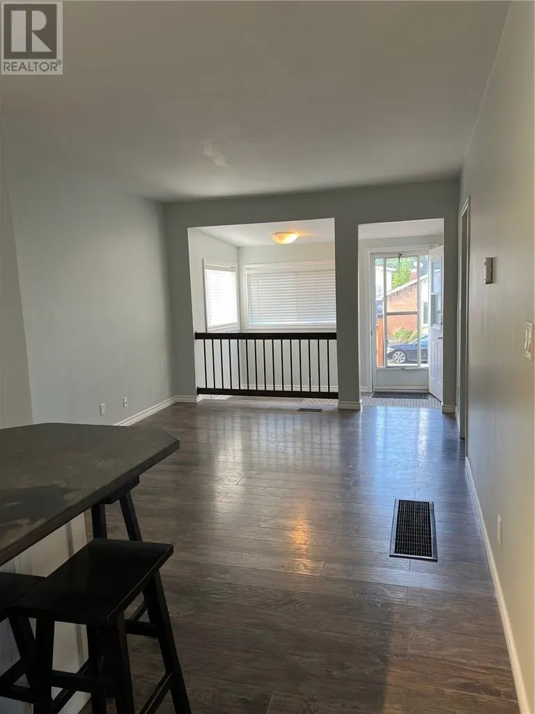208 Dufferin Street