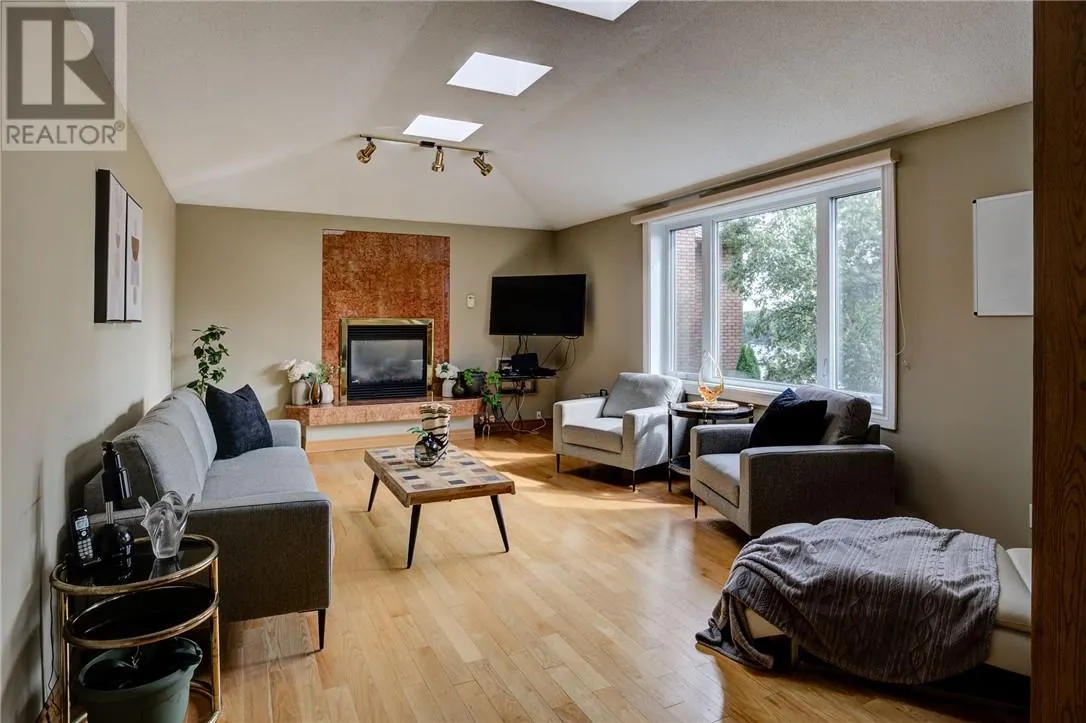 402 Maki Avenue