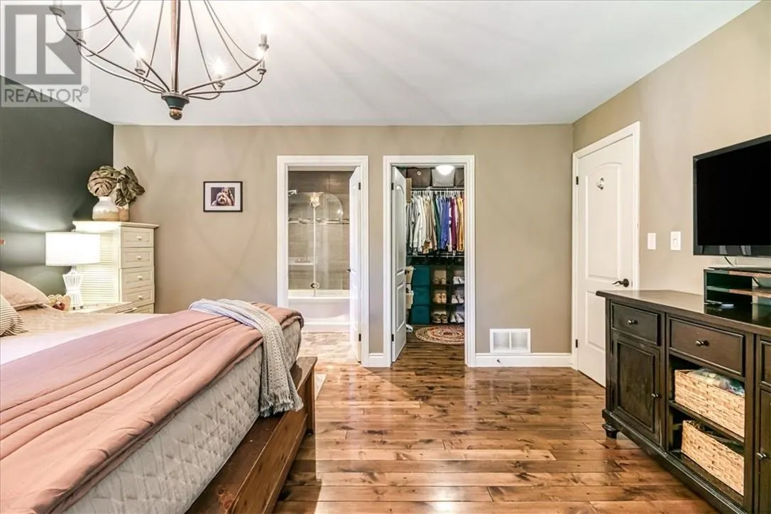 48 Montee Genereux Street