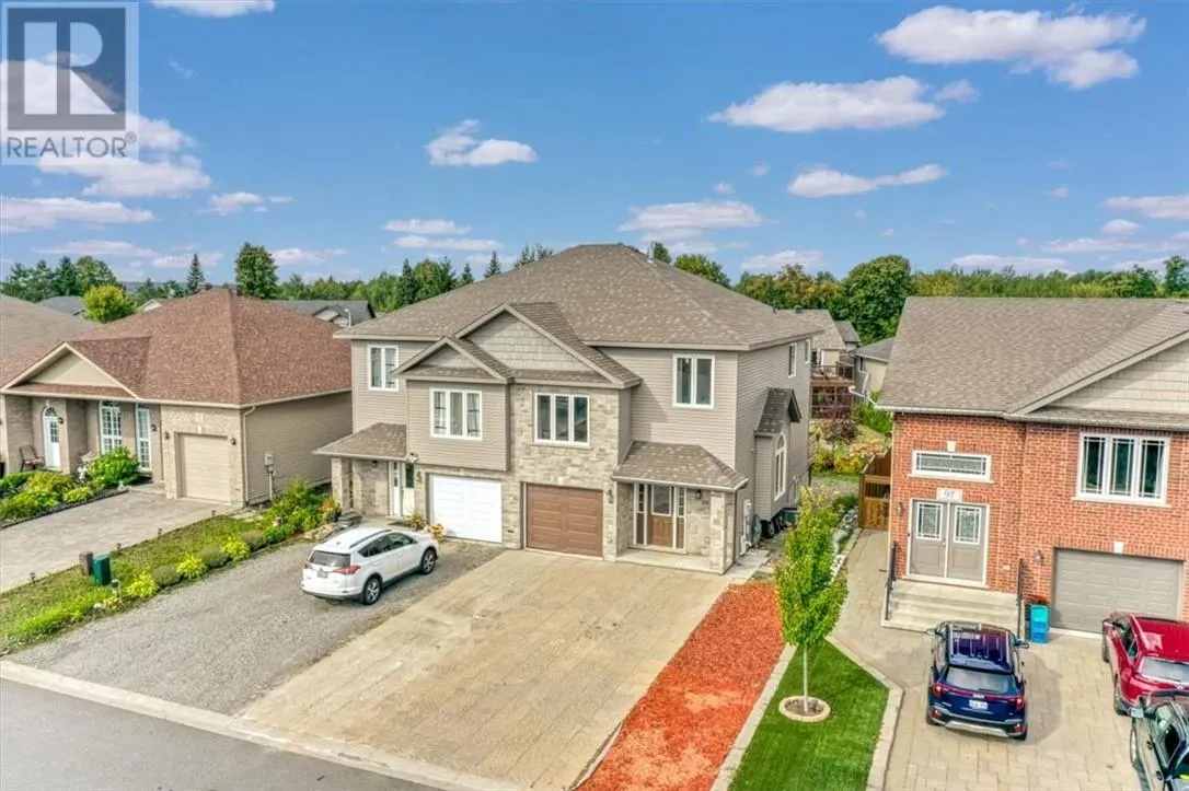 105 Eclipse Crescent