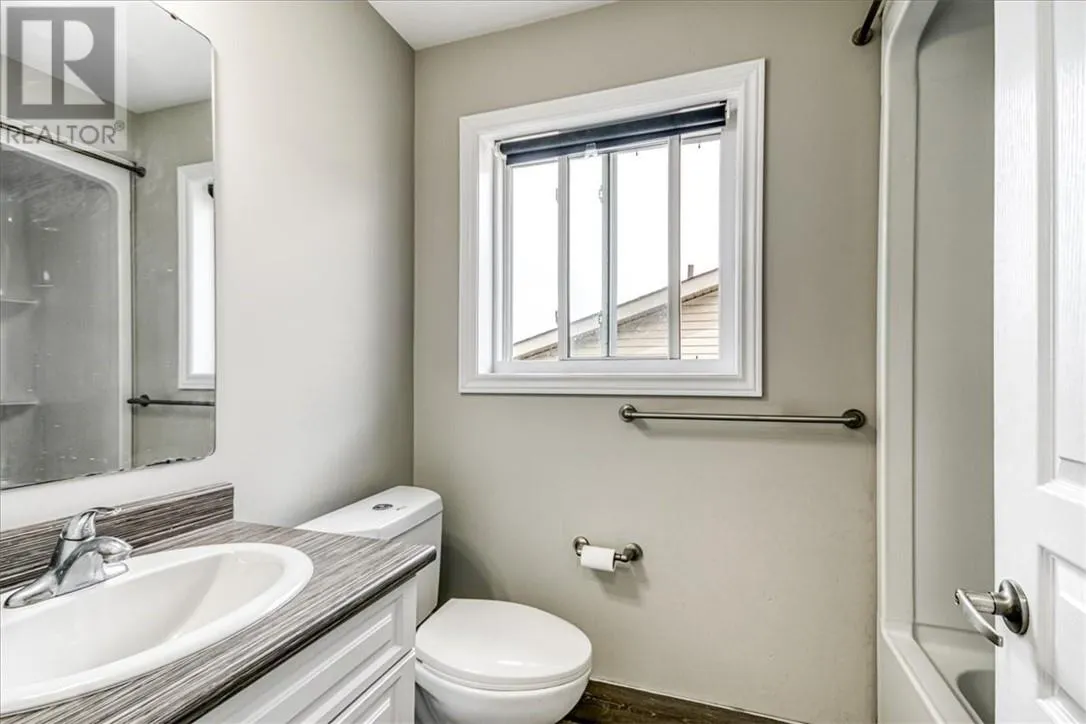 105 Eclipse Crescent