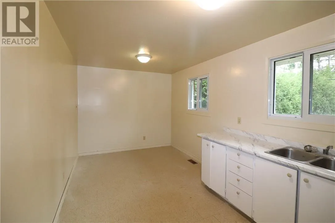 1412 Lillian Boulevard