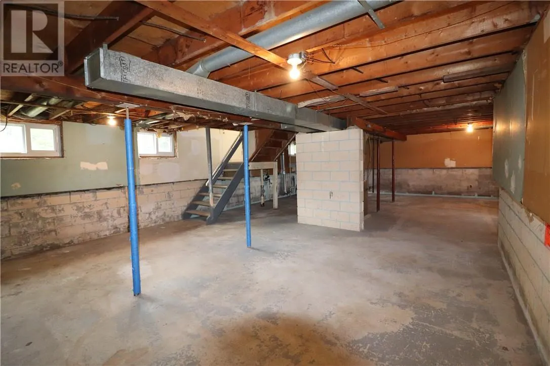 1412 Lillian Boulevard