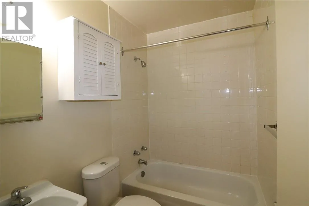 1412 Lillian Boulevard
