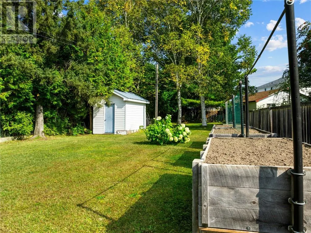 1116 JEANNE D'ARC Street