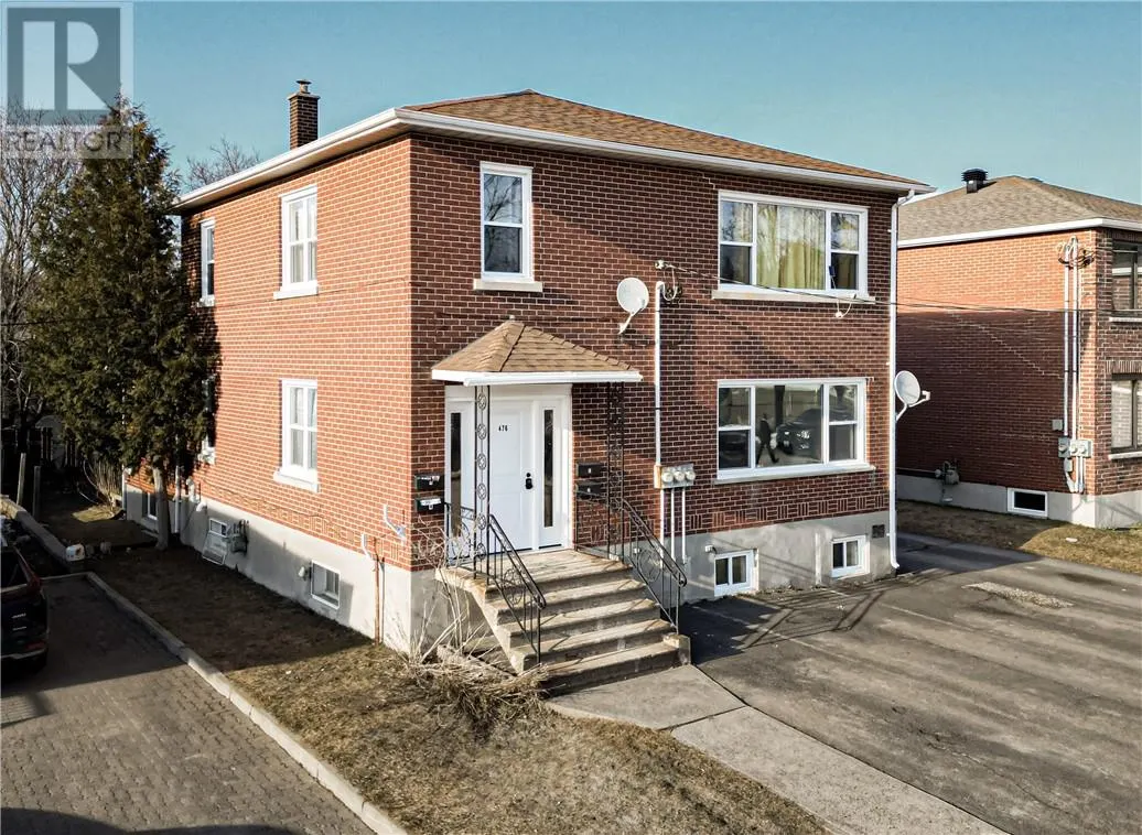 476 White Avenue