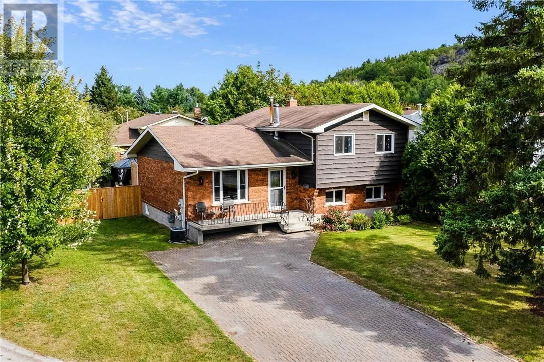 95 Manchester Crescent
