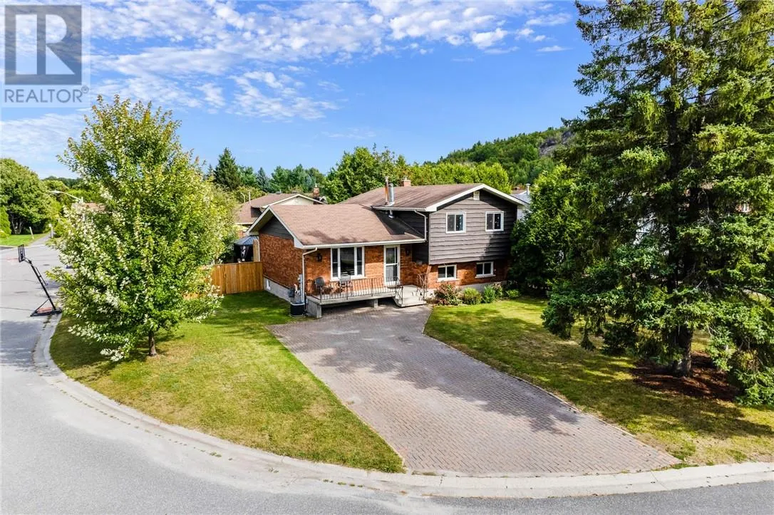95 Manchester Crescent